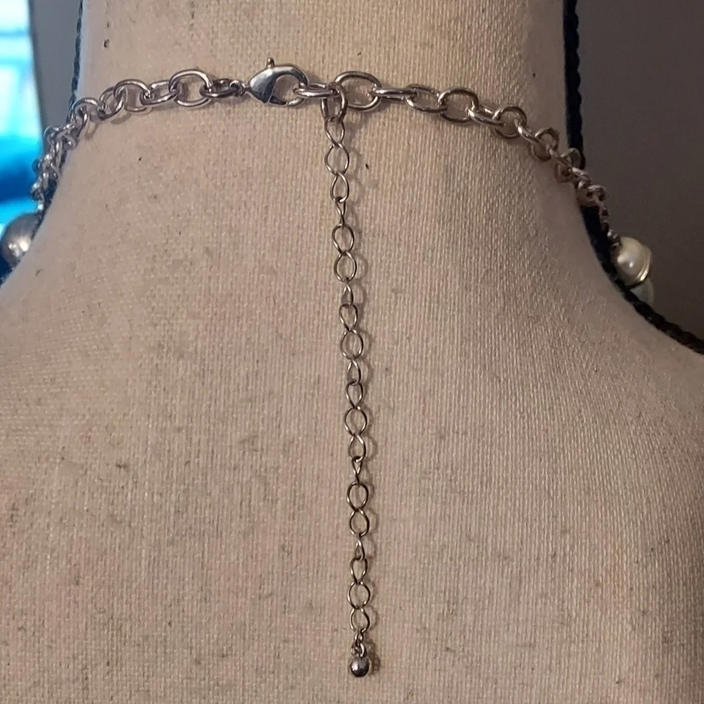 White And Silver Tone Faux Pearl Necklace 9